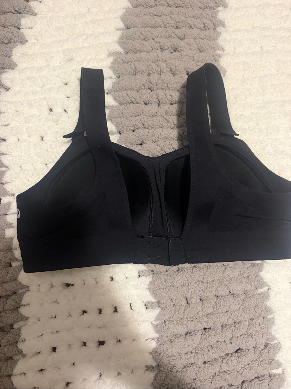 Lululemon swift speed bra size 36B - Picture 4 of 8